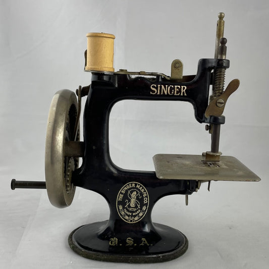 1 - 1920's Singer 20 Sewhandy Toy Sewing Machine. 'USA' Decal Written in Script.