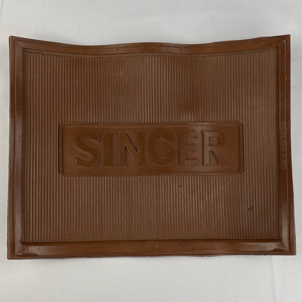 01 - Vintage Singer Rubber Mat for Featherweights. (#1).