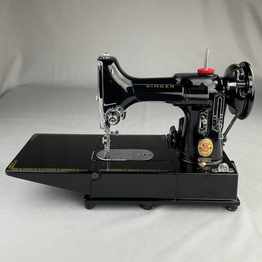 .1 - 1959 Red "S" Singer Featherweight 222K For Sale,  EP759172. US Voltage.