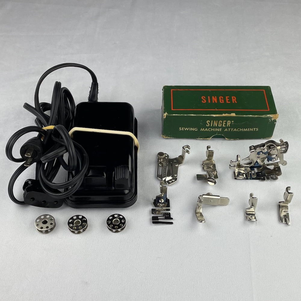 1 - 1958 Singer 221K Featherweight For Sale,  EN826894. US Voltage.