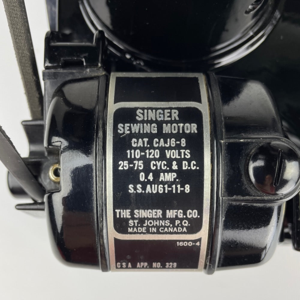 1960 RED "S" SINGER 222K / 222 FEATHERWEIGHT - ER317562.