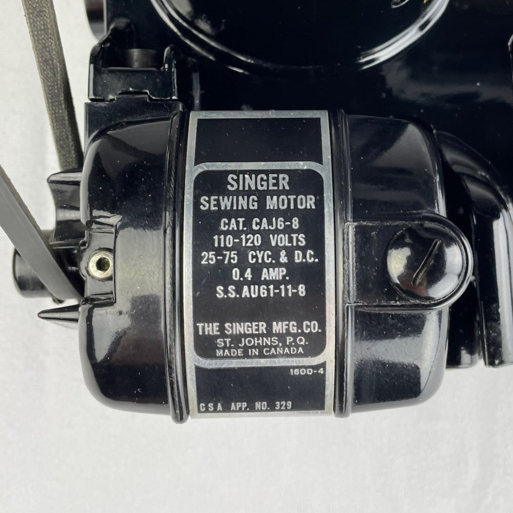 1956 Singer 222K / 222 Featherweight For Sale. EL184322.