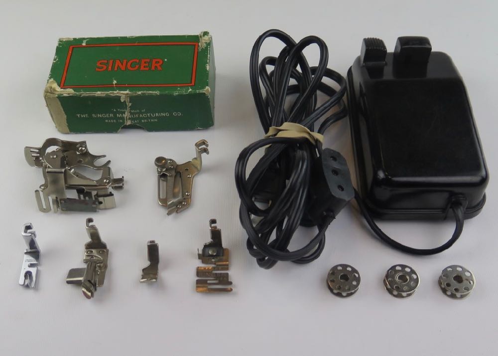 Singer 221 