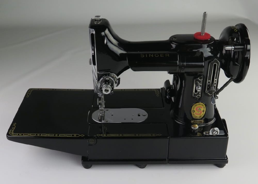 Singer 222 red S Featherweight